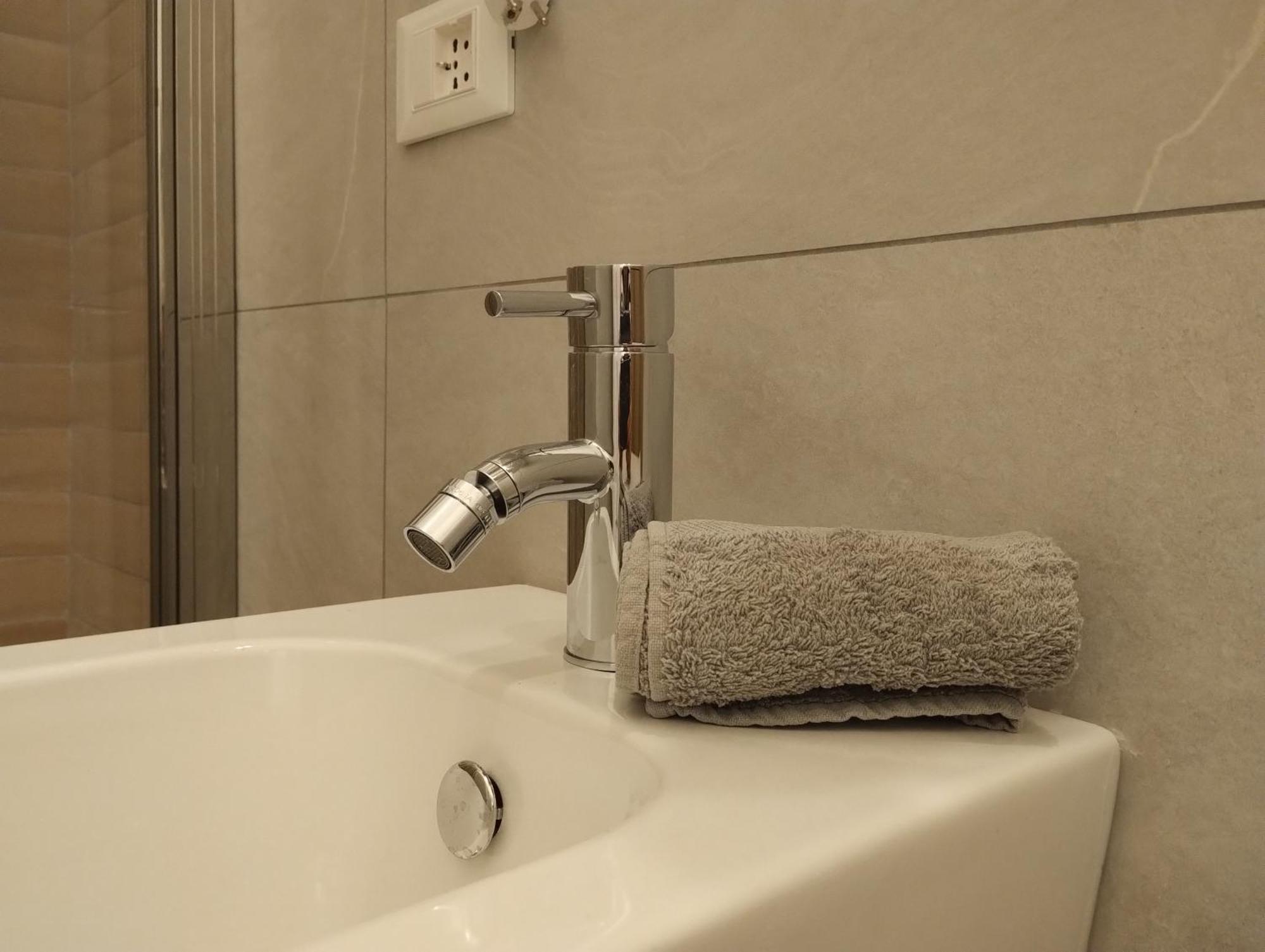Apartament Casa Linda Sul Naviglio Mediolan Zewnętrze zdjęcie